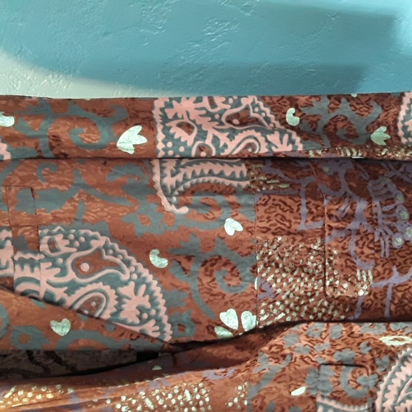 Lightweight satin jacket with gold overlay design, new - Picture 3 of 6